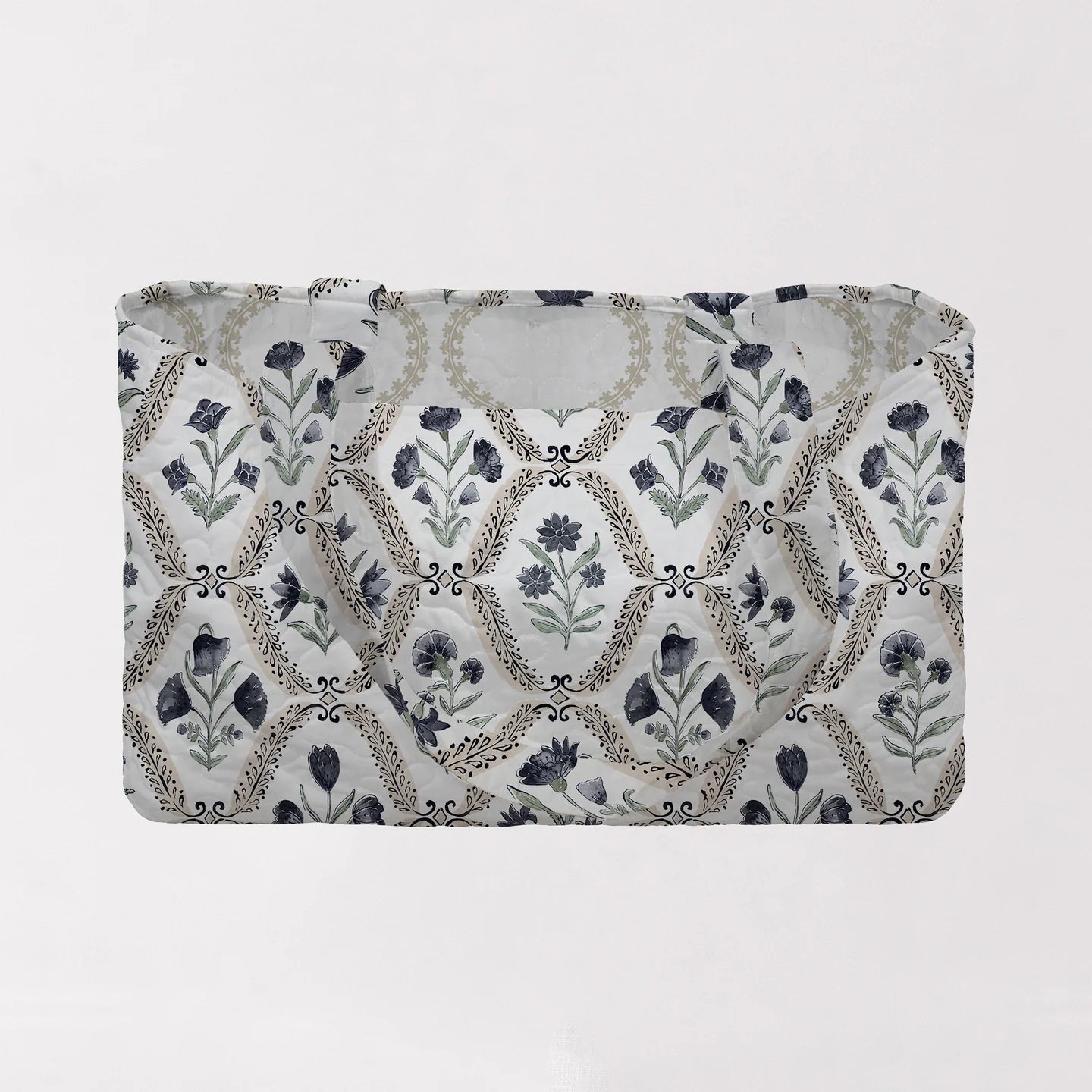 Charlotte White/Navy Quilted Tote