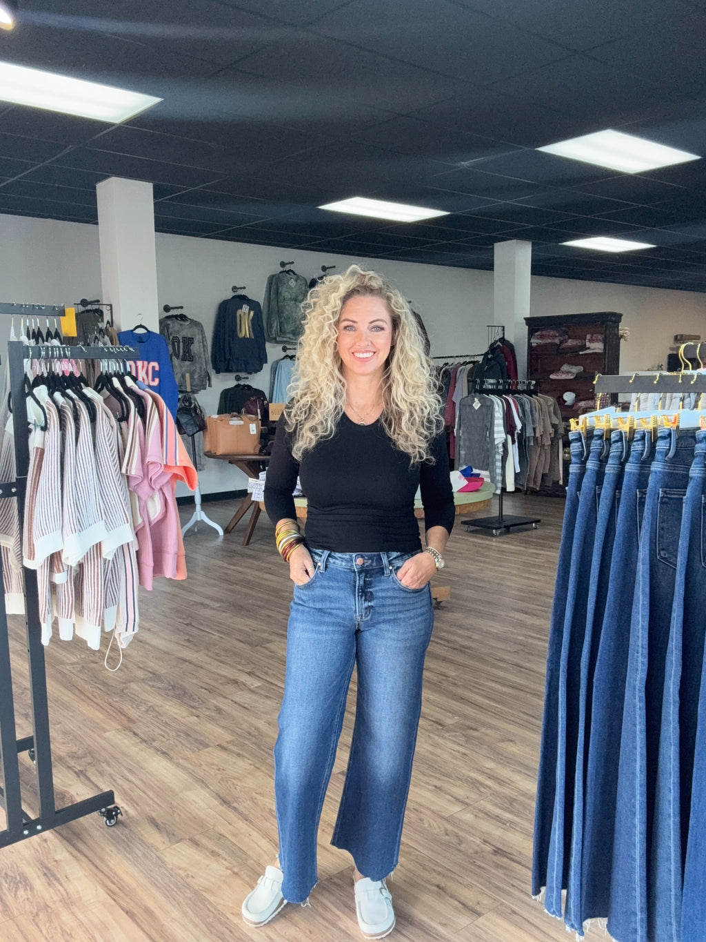 Jean Mid Rise Crop Wide Raw Cut Hem